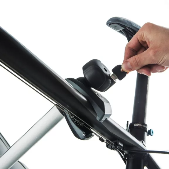 Yakima JustClick 3 kerékpártartó, kerékpárszállító vonóhorogra adapterrel - 3+1db kerékpár